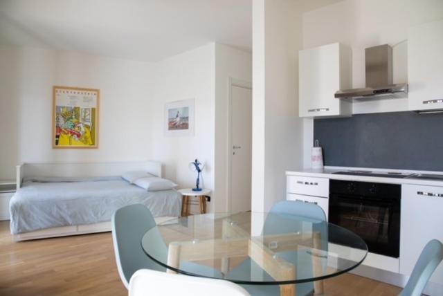 Grande Monolocale Con Parcheggio Interrato Incluso Apartment Genoa Luaran gambar